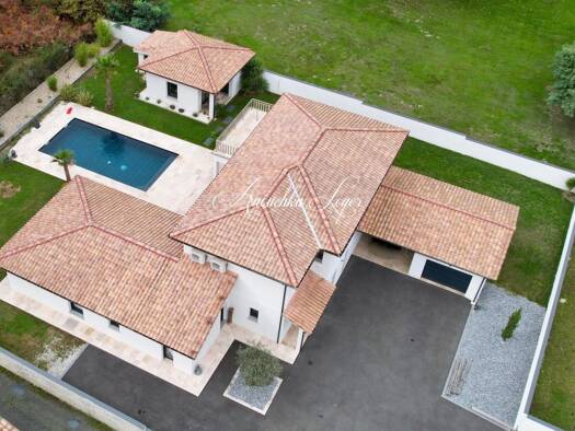 Villa à vendre 1 250 000 € 11 pièces 5 chambres 286 m² 1 500 m² de terrain Langon 33210