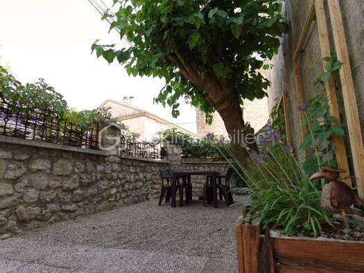 Maison à vendre 215 000 € 6 pièces 3 chambres 103,99 m² Saint-Remèze 07700
