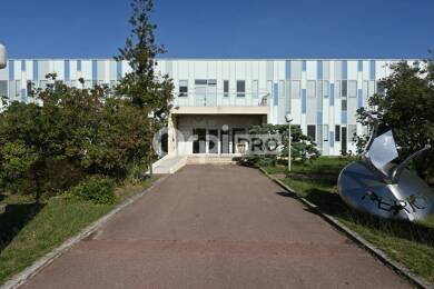 Espace bureau à louer 5 375 € 600 m² de bureaux divisible de 300 m² à 300 m² Rillieux la Pape 69140
