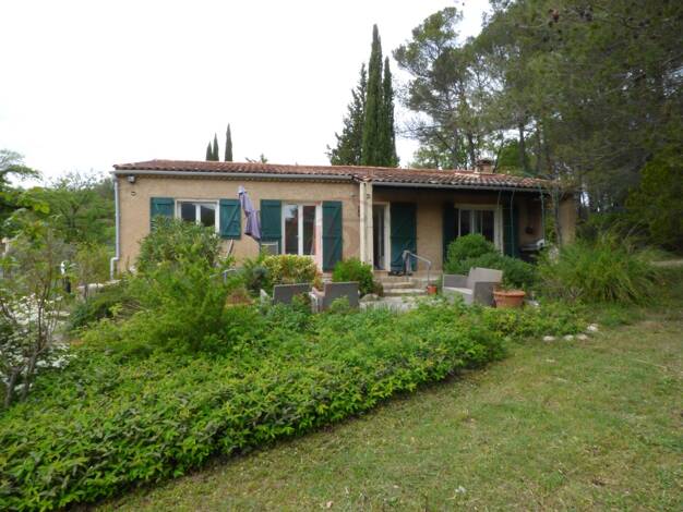 Villa à vendre 499 000 € 4 pièces 3 chambres 94 m² 3 890 m² de terrain Pourrières 83910