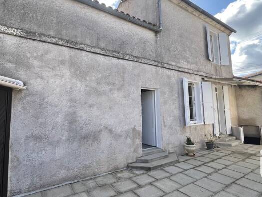 Maison à vendre 141 900 € 3 pièces 2 chambres 73 m² 466 m² de terrain Sud Soyaux 16800