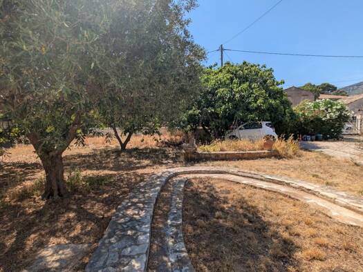 Terrain constructible à vendre 230 000 € 372 m² de terrain Les Routes Toulon 83200