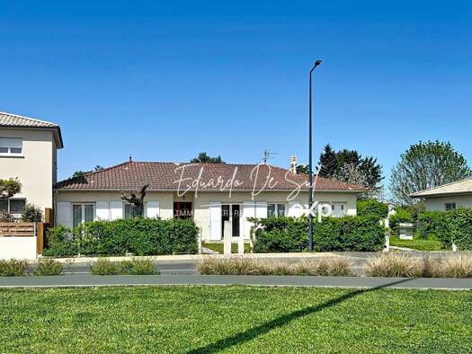 Maison de plain-pied à vendre 200 000 € 5 pièces 3 chambres 124 m² 520 m² de terrain Zone Industrielle Blanquefort 33290