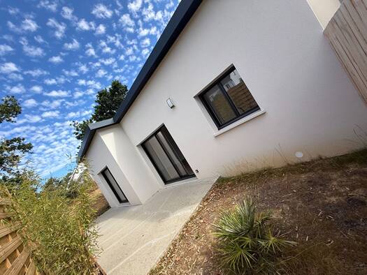 Maison de plain-pied à vendre 282 000 € 5 pièces 3 chambres 103 m² 330 m² de terrain Lannilis 29870