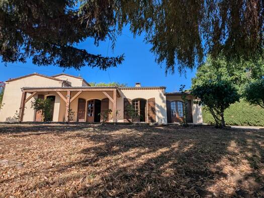 Maison de plain-pied à vendre 278 200 € 10 pièces 5 chambres 170 m² 3 509 m² de terrain Villeréal 47210
