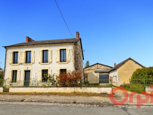 Maison à vendre 224 700 € 5 pièces 4 chambres 190 m² 1 300 m² de terrain Sancoins 18600