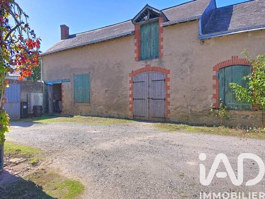 Maison de ville à vendre 255 000 € 18 pièces 5 chambres 188 m² 724 m² de terrain Val-du-Layon 49750