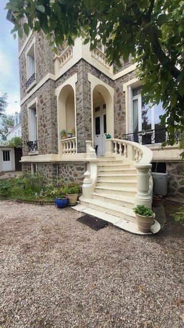 Maison à vendre, 190m², SAINT MAUR DES FOSSES