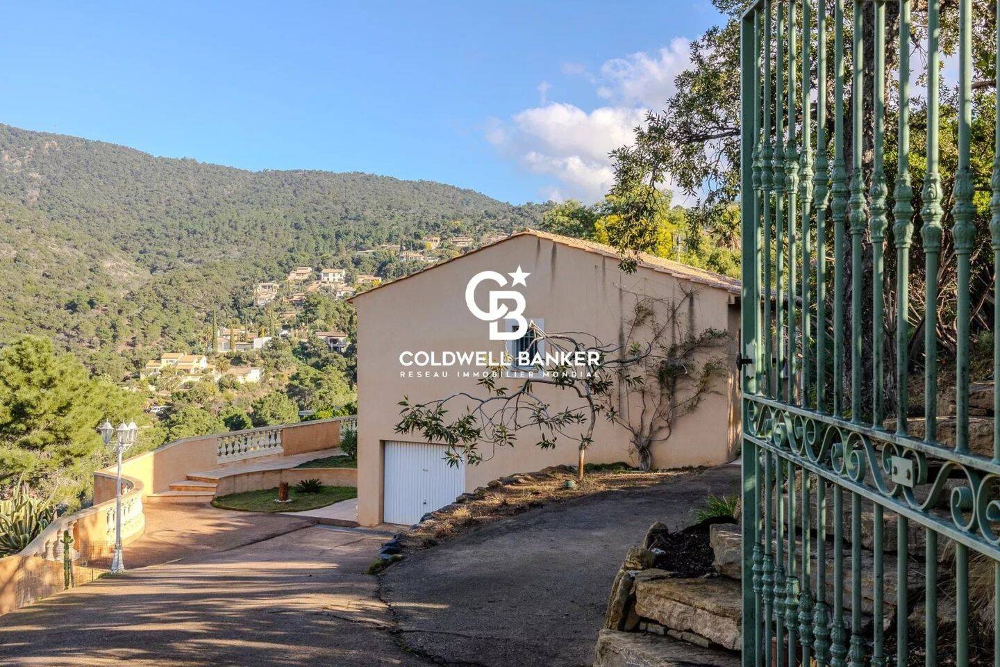 Maison à vendre, 115m², RAYOL CANADEL SUR MER