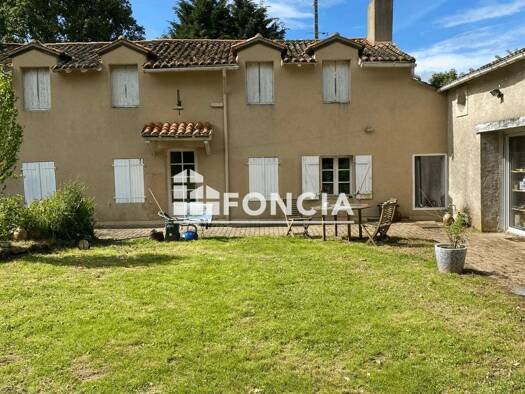 Maison à vendre 255 000 € 6 pièces 5 chambres 140 m² Béruges 86190