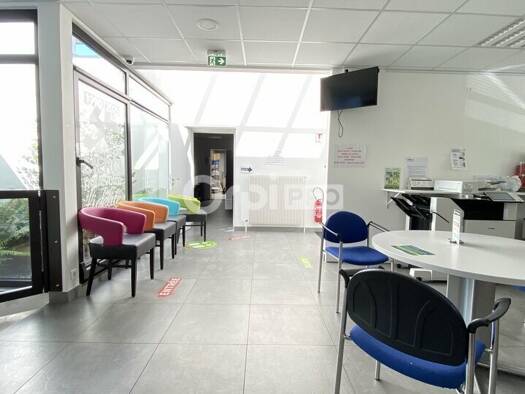 Local d'activités à vendre 1 044 450 € 1 140 m² d'espace de stockage Colmar 68000