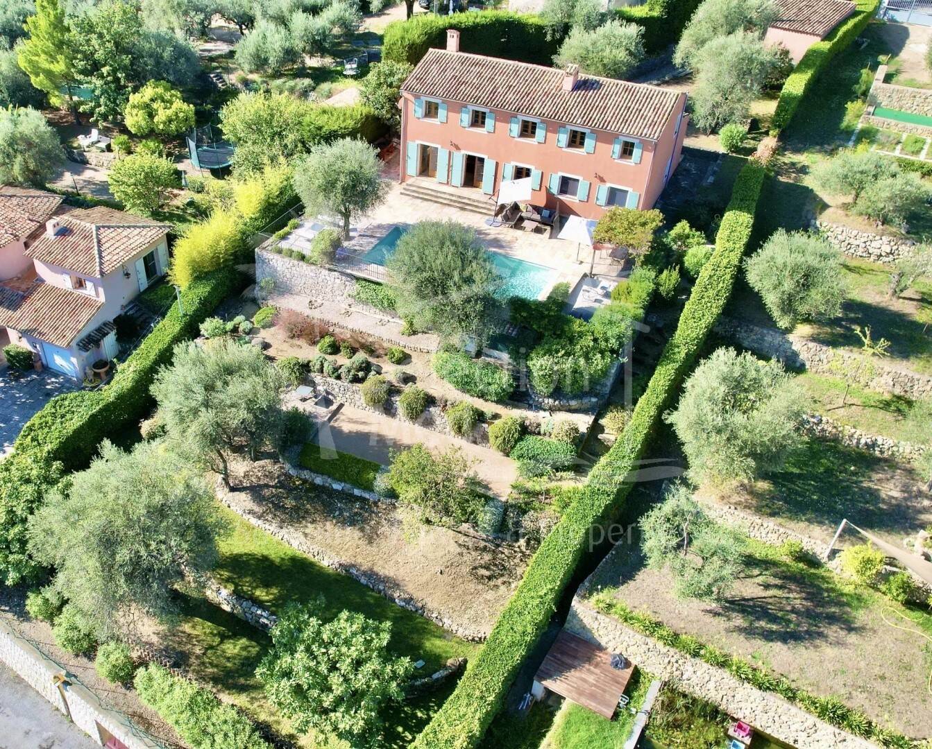 Maison à vendre, 200m², CHATEAUNEUF DE GRASSE
