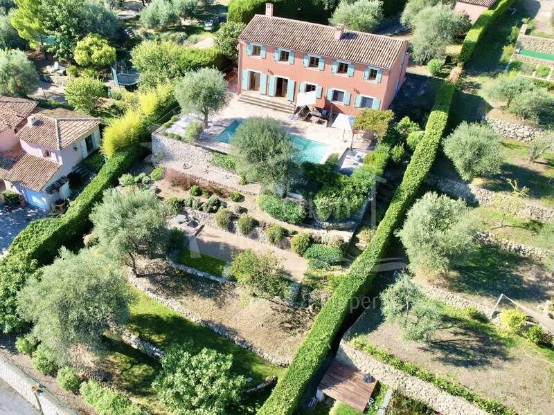 Maison à vendre, 200m², CHATEAUNEUF DE GRASSE