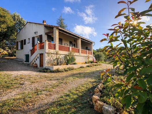 Villa à vendre 299 000 € 4 pièces 2 chambres 62 m² 1 126 m² de terrain La Verdière 83560