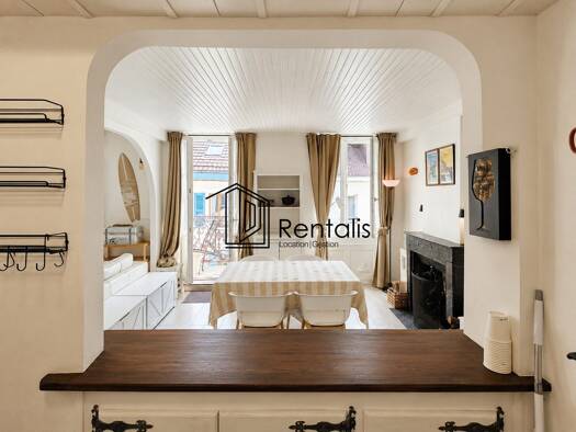 Appartement à louer 1 380 € 3 pièces 2 chambres 66,85 m² Étage 2/2 Centre Gex 01170