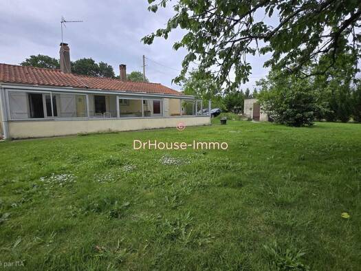 Maison à vendre 239 900 € 3 pièces 2 chambres 115 m² 1 000 m² de terrain Le Pellerin 44640