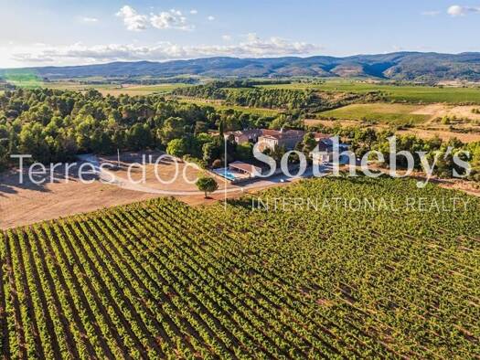 Maison à vendre 1 990 000 € 27 pièces 17 chambres 3 000 m² 1 000 000 m² de terrain Carcassonne 11000