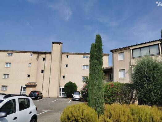 Appartement à louer 580 € 2 pièces 1 chambre 47 m² RDC Montélimar 26200