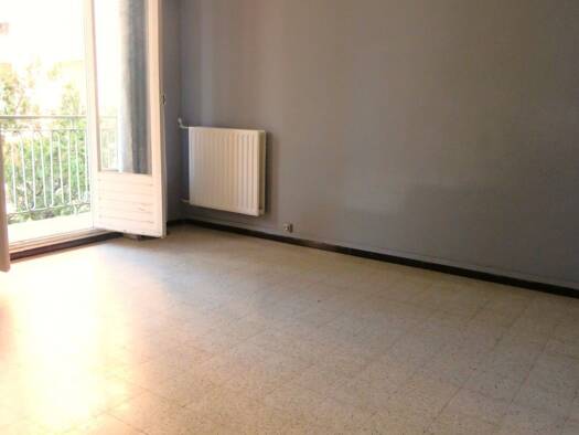 Appartement à vendre 53 000 € 2 pièces 1 chambre 41 m² Étage 1/9 Capouchiné Nîmes 30000