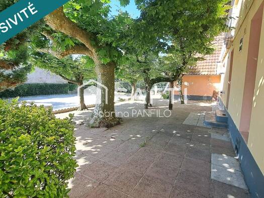 Immeuble à vendre 389 000 € 574 m² Poligny 39800