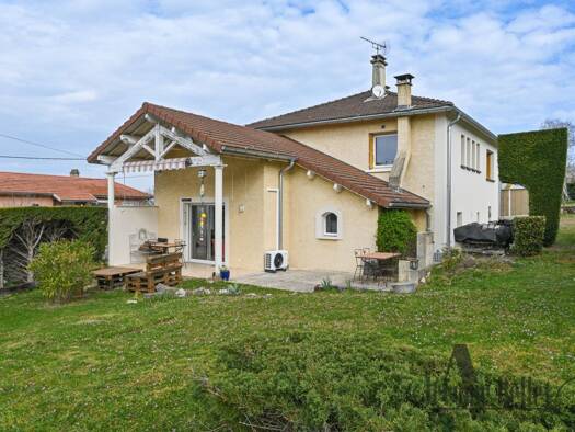 Maison à vendre 425 000 € 7 pièces 5 chambres 165 m² 922 m² de terrain Ternay 69360