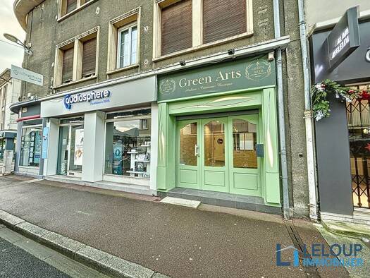 Local commercial à louer 882 € 32 m² de surface de vente Centre Ville Louviers 27400