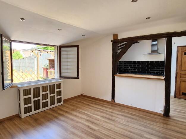 Maison à vendre 272 000 € 5 pièces 3 chambres 104 m² 313 m² de terrain Ollainville 91340