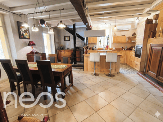 Maison à vendre 249 000 € 5 pièces 3 chambres 179 m² 1 380 m² de terrain Saint-Pey-de-Castets 33350