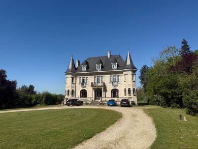 Château à vendre 836 000 € 23 pièces 13 chambres 550 m² 149 591 m² de terrain Soissons 02200