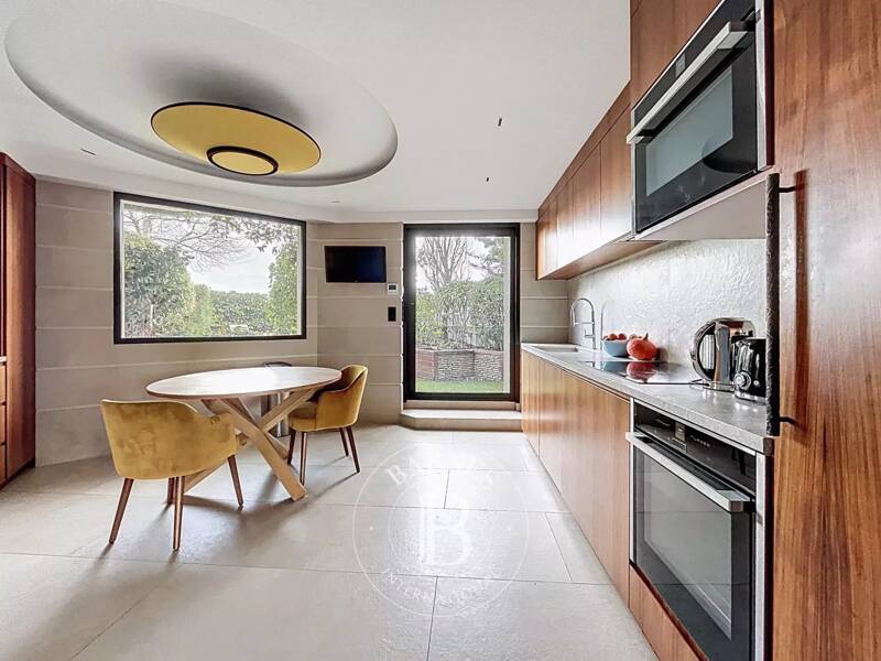 Maison à louer, 141m², PARIS 16E