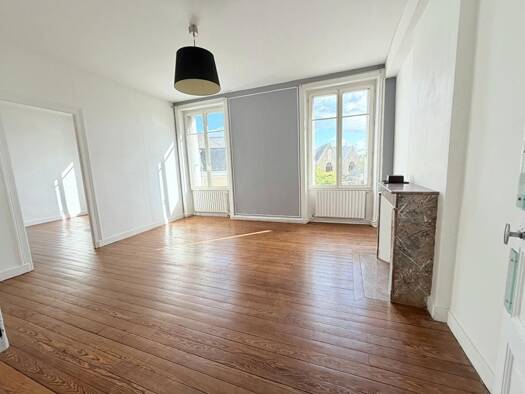 Appartement à vendre 123 500 € 3 pièces 2 chambres 67 m² Étage 2/3 Pillerie-Bootz Laval 53000