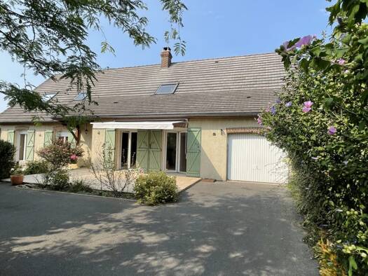 Maison à vendre 223 000 € 7 pièces 6 chambres 182 m² 1 191 m² de terrain Avesnes-sur-Helpe 59440