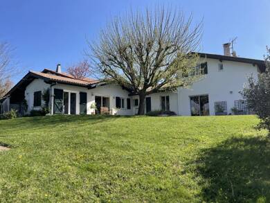 Maison à vendre 890 000 € 6 pièces 4 chambres 194 m² 1 880 m² de terrain Ustaritz 64480