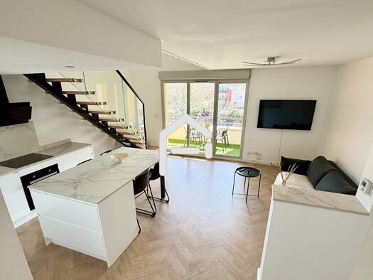 Appartement à louer 1 190 € 4 pièces 3 chambres 80 m² Étage 3/3 Croix-daurade Toulouse 31200