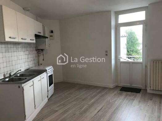 Appartement à louer 510 € 3 pièces 2 chambres 72 m² 1er étage Ribérac 24600