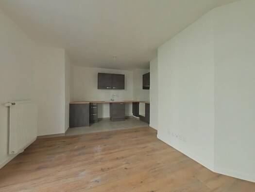Appartement à louer 883 € 2 pièces 1 chambre 42 m² 3ème étage Plessis la Forêt Savigny-le-Temple 77176