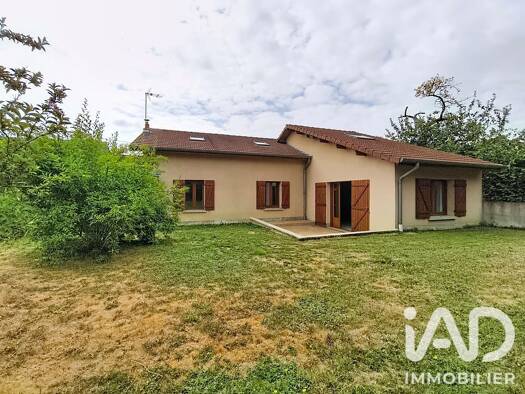 Maison à vendre 195 000 € 6 pièces 4 chambres 149 m² 369 m² de terrain Centre Nord Vouziers 08400