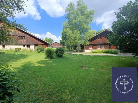 Maison à vendre 1 475 000 € 29 pièces 17 chambres 1 185 m² 5 299 m² de terrain Morteau 25500