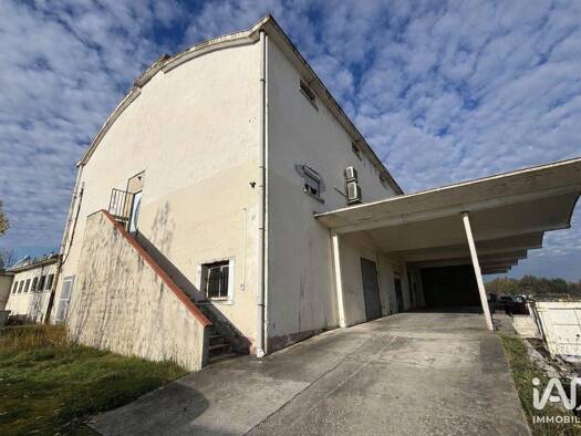 Local d'activités à vendre 420 000 € 760 m² d'espace de stockage Villaudric 31620