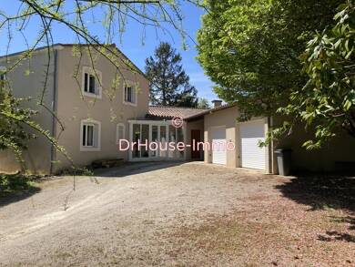 Maison à vendre 609 860 € 7 pièces 5 chambres 280 m² 7 396 m² de terrain Liguge 86240