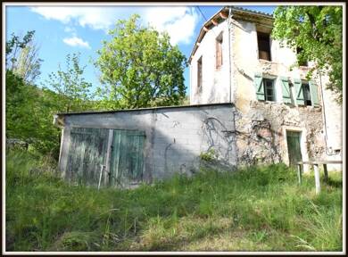 Maison à vendre 210 000 € 3 pièces 2 chambres 80 m² 15 000 m² de terrain Castellane 04120