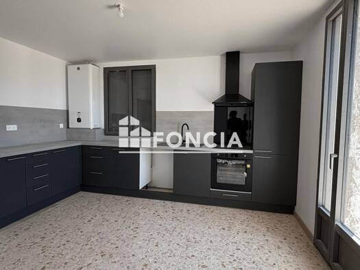 Duplex à louer 1 290 € 4 pièces 3 chambres 122,34 m² 1er étage Lauris 84360