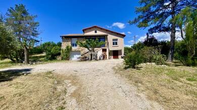 Maison à vendre 380 000 € 6 pièces 3 chambres 150 m² 2 000 m² de terrain Gargas 84400