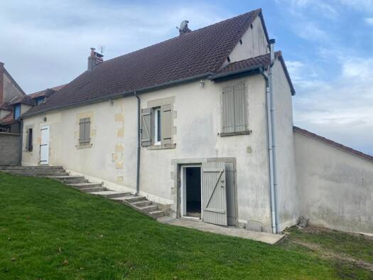 Maison à louer 900 € 3 pièces 2 chambres 118,5 m² 1 000 m² de terrain Parigny-les-Vaux 58320