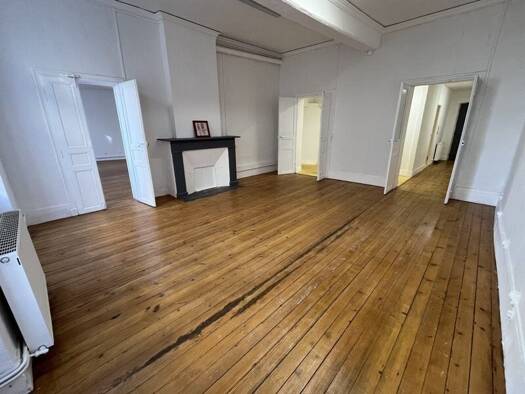 Appartement à vendre 230 000 € 4 pièces 2 chambres 150 m² Étage 1/3 Centre Ville Montauban 82000