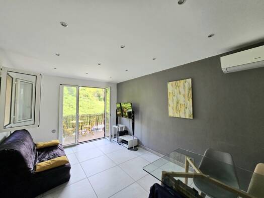 Appartement à louer 1 320 € 3 pièces 2 chambres 54 m² Étage 1/2 Maure Vieille-La Napoule Mandelieu la Napoule 06210