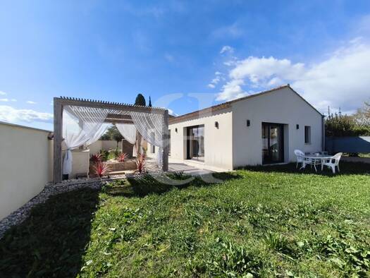 Maison de plain-pied à vendre 322 000 € 4 pièces 3 chambres 95 m² 573 m² de terrain Visan 84820