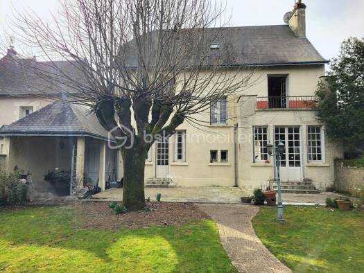 Maison de ville à vendre 175 000 € 9 pièces 6 chambres 182 m² 659 m² de terrain Les Ormes 86220