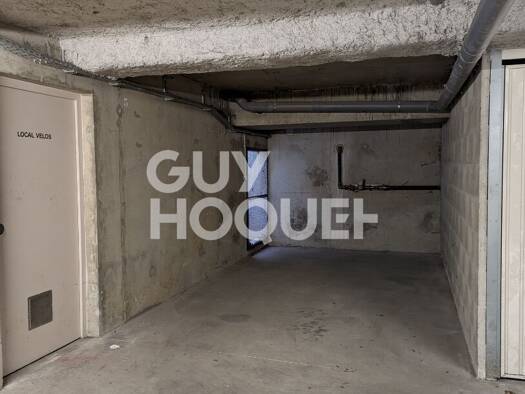 Parking à louer 70 € 13 m² Centre Décines-Charpieu 69150