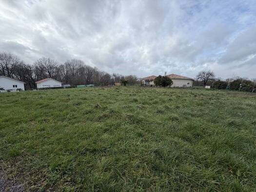 Terrain constructible viabilisé à vendre 32 378 € 1 521 m² de terrain Urgons 40320